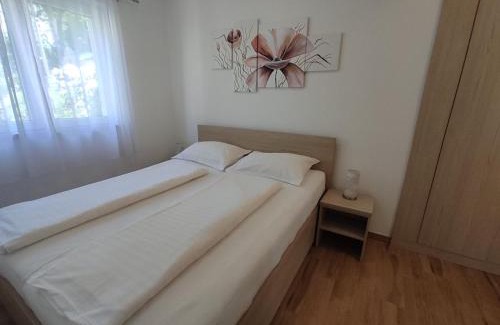 Srebreno Apartment | Iris Apartment