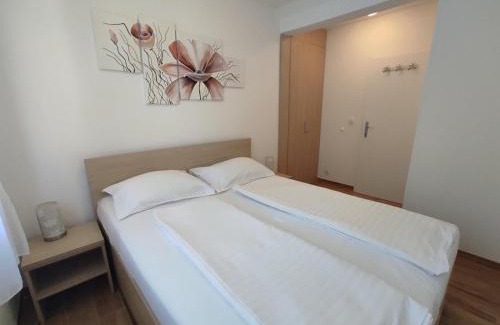 Srebreno Apartment | Iris Apartment