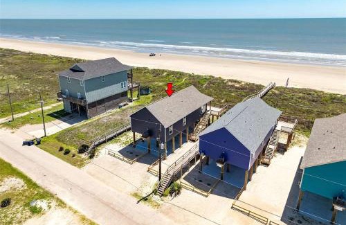 Freeport House | Iris - Beachfront - Pet & Family Friendly
