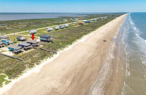 Freeport House | Iris - Beachfront - Pet & Family Friendly