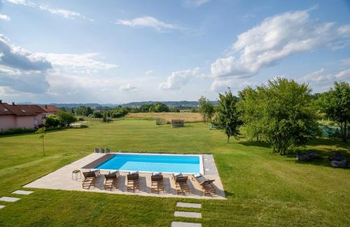 Oroslavje Apartment | Iris Croatica K - superior apartment with shared pool, awarded BEST APARTMENT IN CROATIA 2024