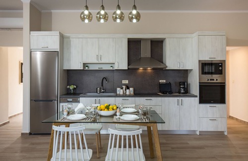 Korfalonas House | Iris holiday house is brand new, equipped with all the modern amenities!