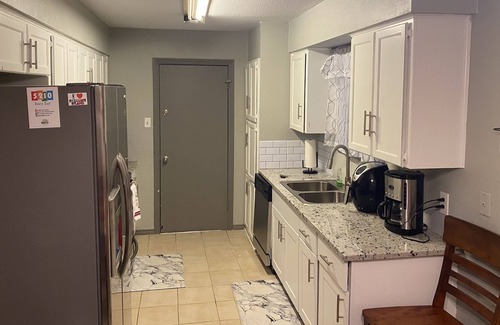 West Arlington House | Iris Lane Cozy 3BR near Arlington ent.district