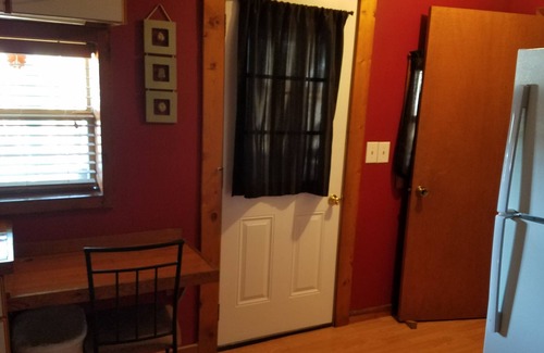 Robbinsville Cabin | Iris's lake house w/2 kayaks and lake access, hammock,16x16ft deck w/lake veiw