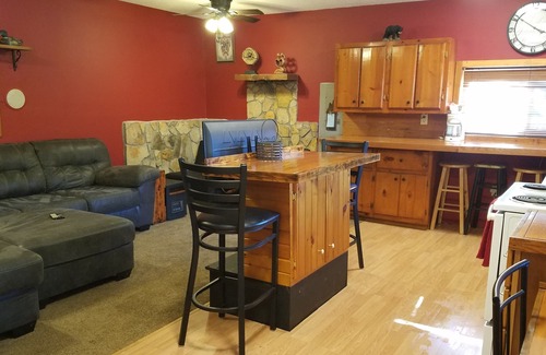 Robbinsville Cabin | Iris's lake house w/2 kayaks and lake access, hammock,16x16ft deck w/lake veiw
