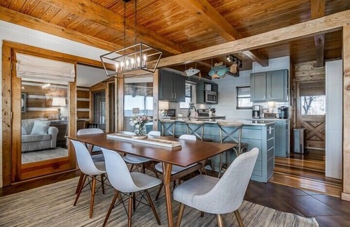 Baxter Ski Chalet | Irish Goodbye Over Looking Center Hill Lake