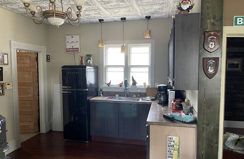 Wahoo House | Irish Pub & Inn