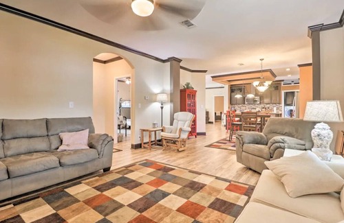Milledgeville House | 'Irish Rover' Lake Home w/Yard Bar & Dock!