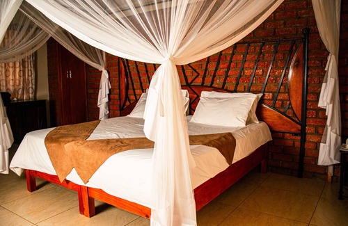 Victoria Falls Bed & Breakfast | iroCK Lodge