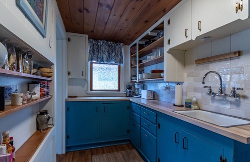 Skykomish House | Iron Goat Getaway in cozy mountain town near hikes & Stevens Pass
