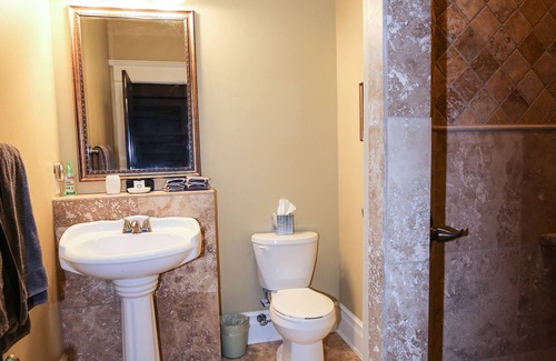 Granbury Bed & Breakfast | Iron Horse Inn
