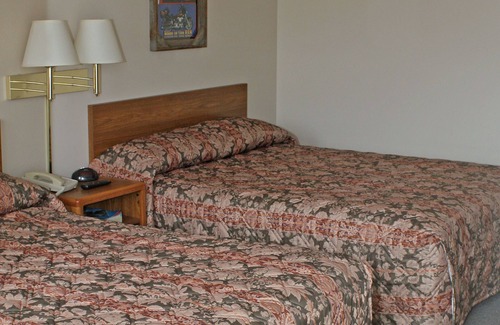 Whitewood Hotel | Iron Horse Inn
