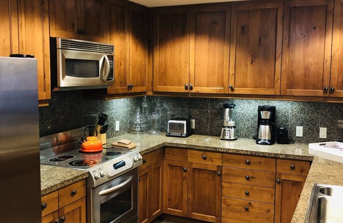 Truckee Condo | Iron Horse South at Northstar . Ski in and ski out at Northstar!