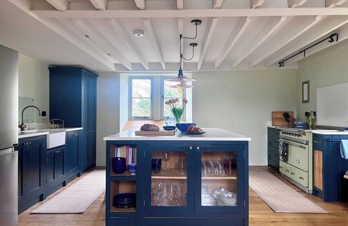 Frome House | Iron Mill House - Riverside Hot Tub - Frome