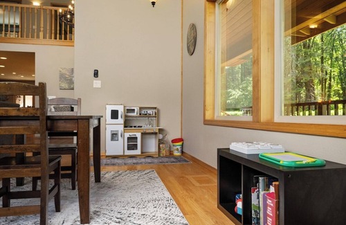 Marmot House | Iron Mountain Lodge Hot Tub and Game Room
