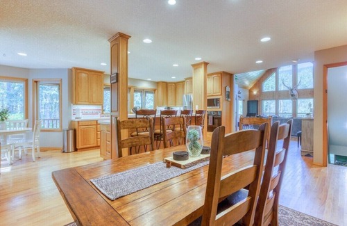 Marmot House | Iron Mountain Lodge Hot Tub and Game Room