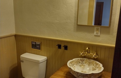 Chama Hotel | Iron Rail Inn
