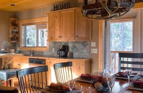 East Kootenay Ski Chalet | Iron Ring Log Chalet, Stay 3 nights, pay for 2 nights, Hot Springs Passes Incl.