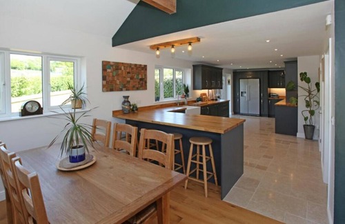Buildwas House | Ironbridge Hot tub home from home
