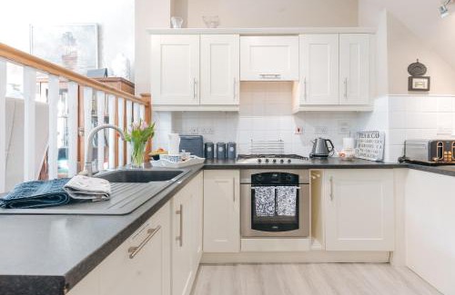 Coalbrookdale House | Ironbridge View Townhouse WINNER 2025 UK MOST PICTURESQUE SELF-CATERING HOLIDAY HOME & WINNER SELF-CATERING ACCOMMODATION OF THE YEAR 2025