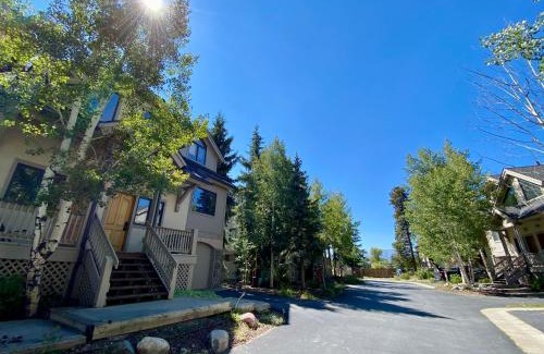 Mountain House House | Ironwood 2993 by SummitCove Lodging