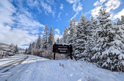 Mountain House House | Ironwood 2993 by SummitCove Lodging