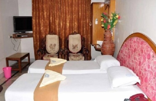Kamalapur Hotel | Iroomz Shanbhag Towers International