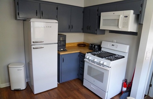 Louisville House | Iroquois Park Retreat Near Expo Center and Airport