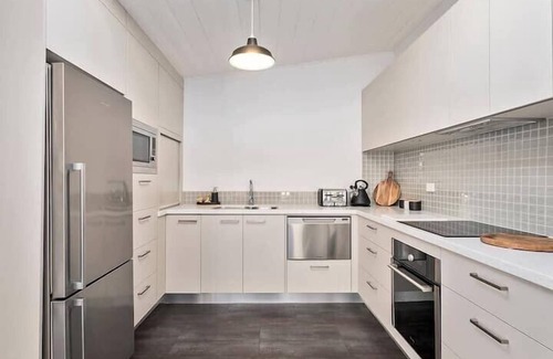 South Hobart House | Irresistible Historic Cottage, close to the CBD.