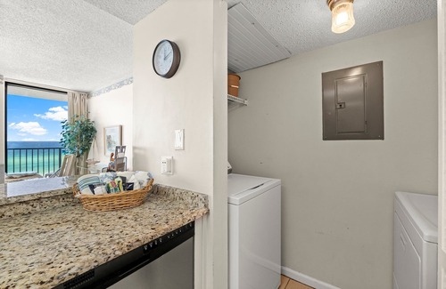 West Panama City Beach Condo | IRRESISTIBLE! 1400Sq' 2Br2B, GLF FRT, Bch set, Early check in! Spectacular Views