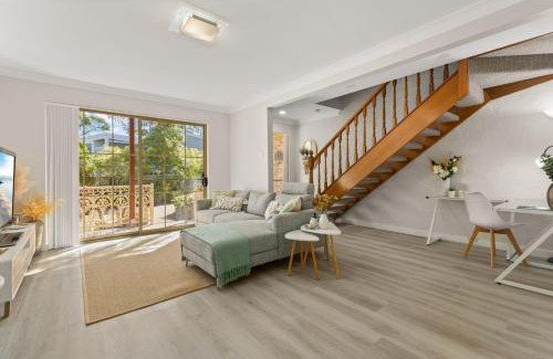 Huskisson House | Irrilassa by the Beach by Experience Jervis Bay
