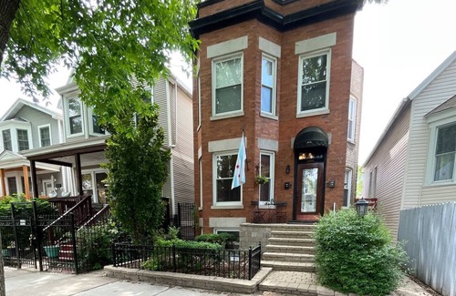 Irving Park House | Irving Park/Avondale Updated Vintage Top Unit in 2-Flat