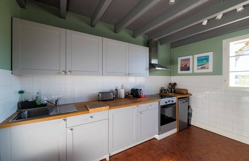 Berson Cottage | Iryna's Cottage - Peaceful Vineyard Retreat