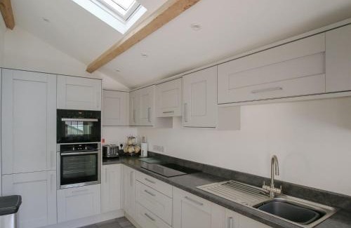 Bont Newydd House | Is Helen Cottage