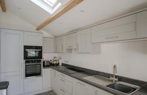 Bont Newydd House | Is Helen Cottage