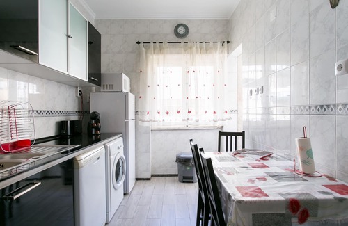 Algueirao - Mem Martins Apartment | Isabel Dream IV, 4 Km from Sintra, train at 400m