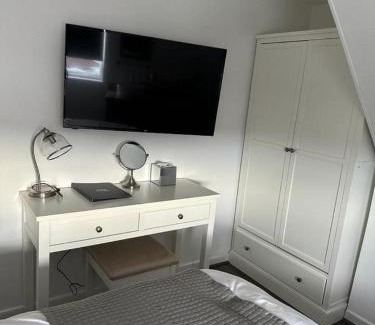 Hockley Bed & Breakfast | Isabella Rooms