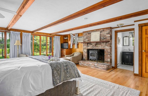 Dennis Bed & Breakfast | Isaiah Hall Bed & Breakfast Inn