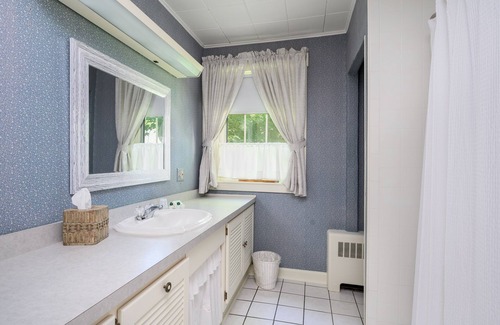 Dennis Bed & Breakfast | Isaiah Hall Bed & Breakfast Inn