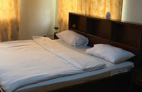 Freetown House | Ishmajoso Lodge