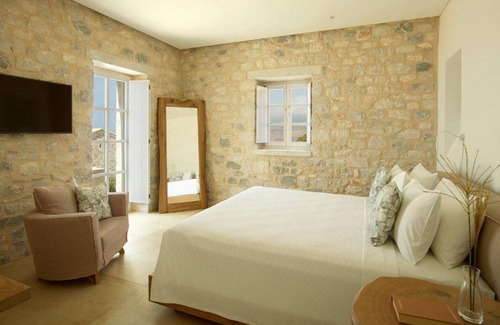 Areopoli Villa | ISholidays Mani Estate Two Bedroom SeaView Premium Suite with Jacuzzi