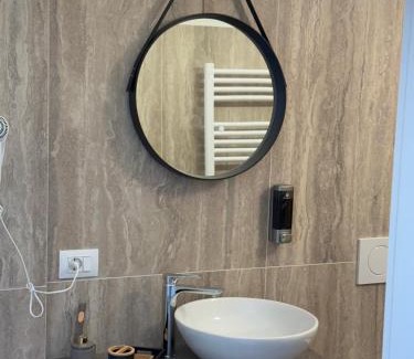 Cremnago House | Isidoro affittacamere
