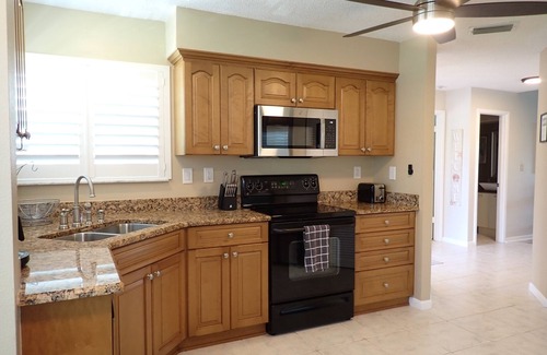 Isla del Sol House | Isla Del Sol Condo, Heated Pool, Water/Golf Views, 5 mins to St. Pete Beach!