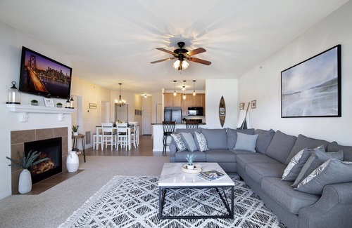Rocky Mount Condo | Isla Del Sol Lake Escape! 12x32 Boat slip available!
