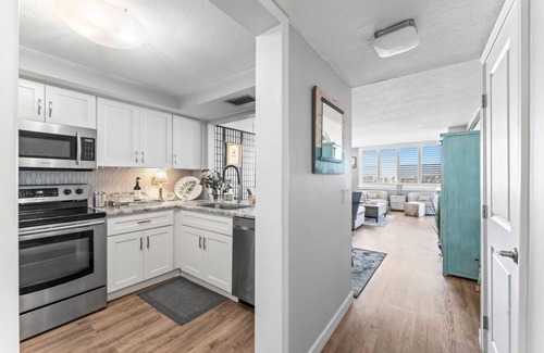 Isla del Sol Apartment | Isla Vista Retreat: Sunset Views & Bay Breezes