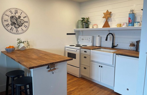 Sointula Apartment | Island Alchemy Suite is a private little getaway with spectacular ocean views.