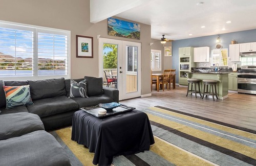 Enchanted Lake House | Island breeze Hale