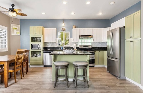 Enchanted Lake House | Island breeze Hale