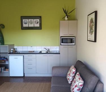 Waiheke Island Apartment | Island Breeze