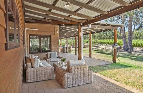 Metricup House | Island Brook Estate Vineyard and Chalets Three Bedroom House The Residence